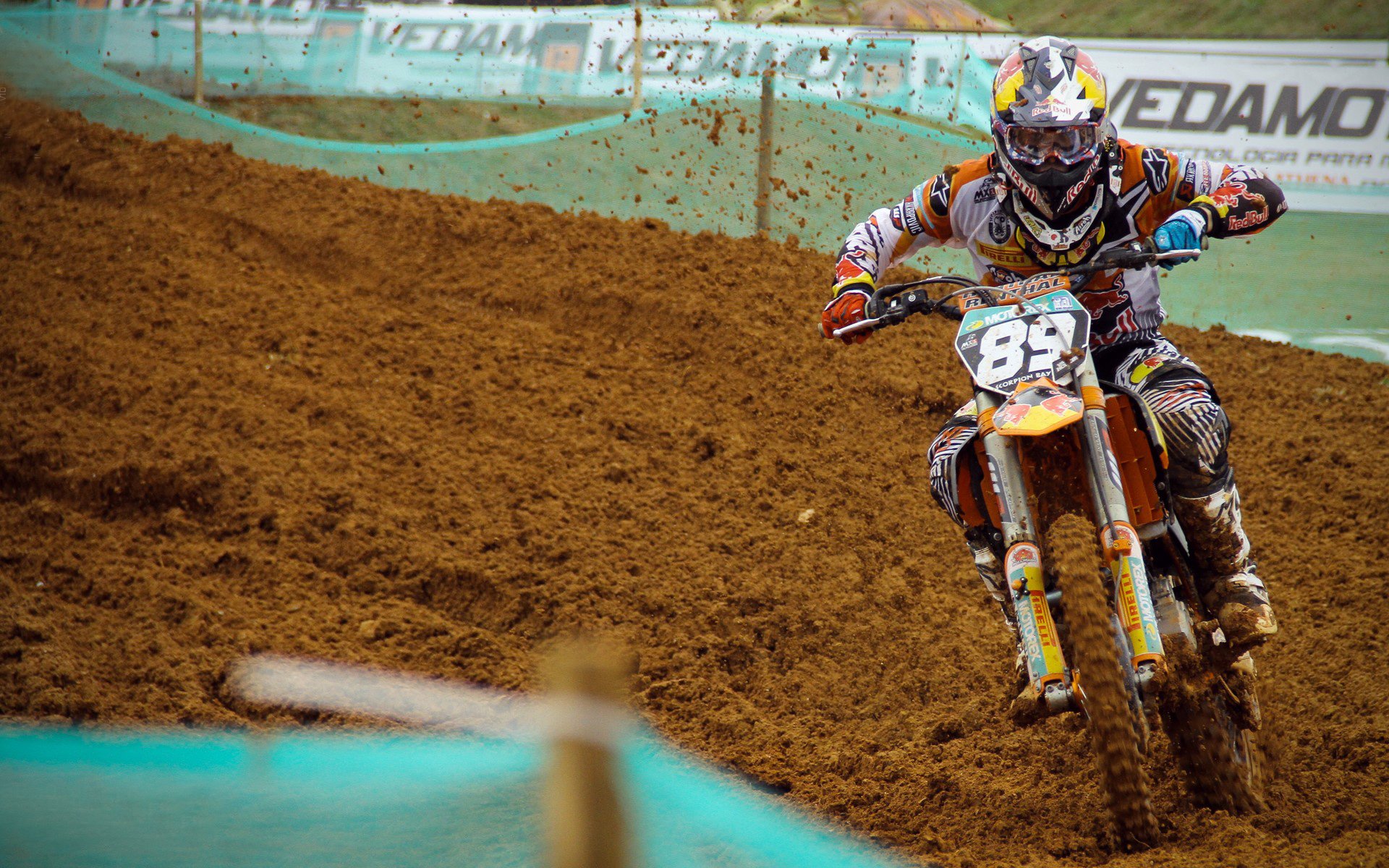 浓眉防守端效率提升成功限制对方内线，谁能防守浓眉